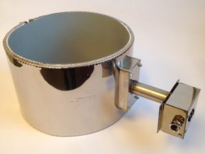Collier chauffant céramique blindé avec boitier de connexions décalé – SCIENTAX // Shielded ceramic heating band with offset terminal box - SCIENTAX